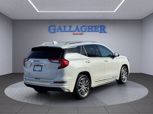 Used 2024 GMC Terrain Denali w/ Denali Premium Package image 4