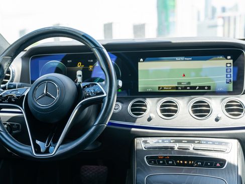 Used 2023 Mercedes-Benz E 350 4MATIC Sedan image 24