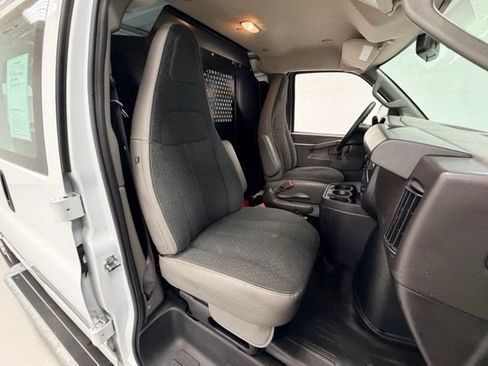 Certified 2025 GMC Savana 2500 w/ Driver Convenience Package RWD image 21