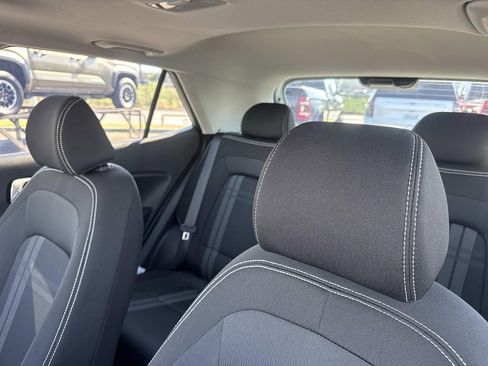 Certified 2025 Hyundai Venue SEL image 25