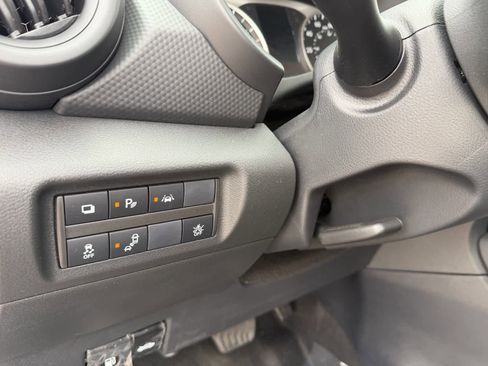 Certified 2025 Nissan Kicks Play S image 22