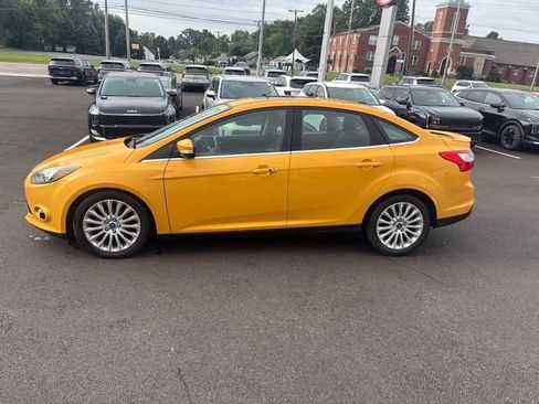 Used 2012 Ford Focus Titanium w/ SEL/Titanium Winter Pkg FWD image 5