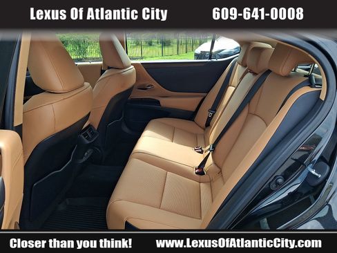 Certified 2024 Lexus ES 350 w/ Premium Package FWD image 10
