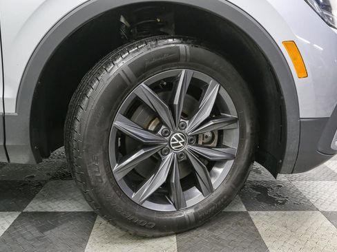 Used 2022 Volkswagen Tiguan SE image 18