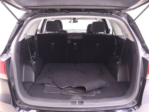 Used 2019 Kia Sorento LX image 16