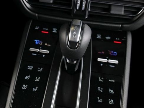 New 2026 Porsche Macan S image 17