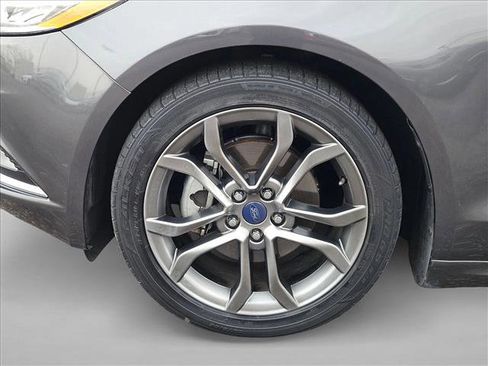 Used 2017 Ford Fusion SE w/ Equipment Group 201A image 22