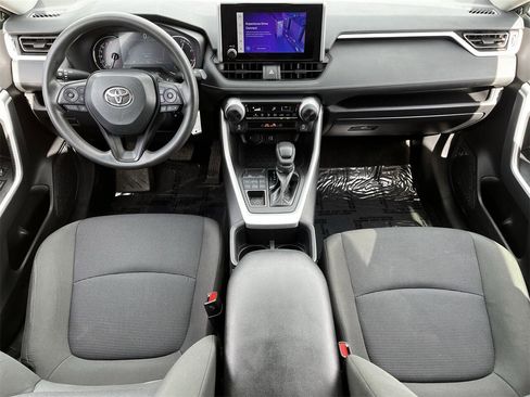 Used 2024 Toyota RAV4 LE image 9