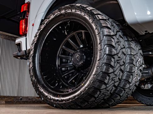 Used 2026 Ford F450 Platinum w/ Platinum Plus Package image 16