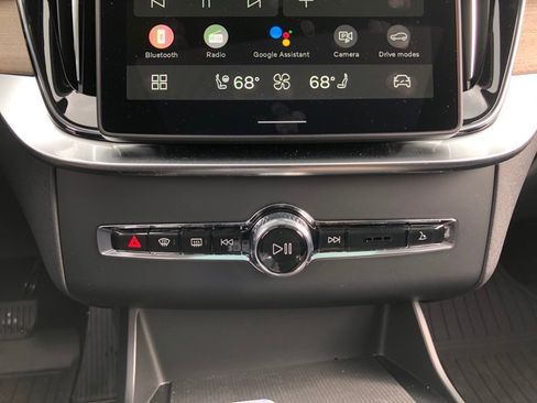 New 2026 Volvo XC90 T8 Plus image 30