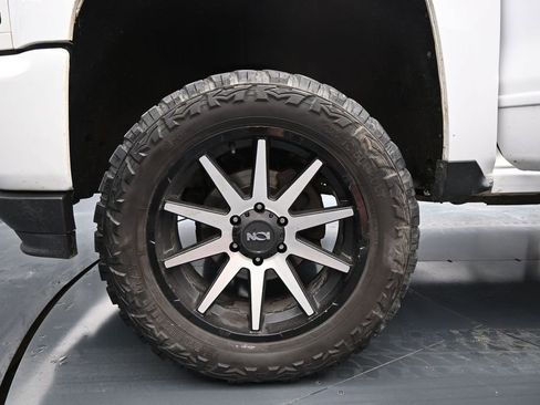 Used 2017 Chevrolet Silverado 1500 LT w/ All Star Edition AWD/4WD image 25