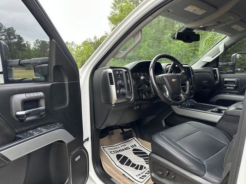 Used 2018 Chevrolet Silverado 2500 LTZ w/ Duramax Plus Package AWD/4WD image 9