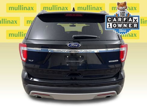 Used 2016 Ford Explorer XLT w/ Equipment Group 202A FWD image 9