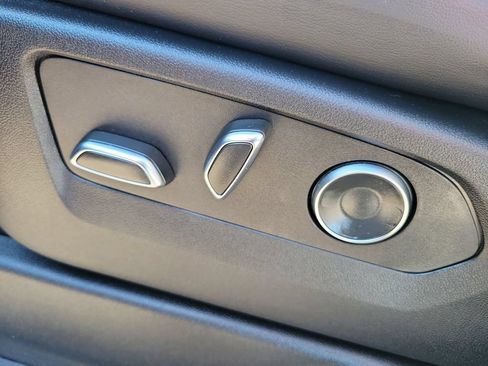 Used 2023 Cadillac Escalade Premium Luxury AWD/4WD image 6