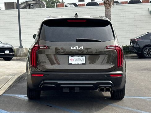 Used 2022 Kia Telluride EX w/ EX Premium Package image 5
