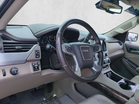 Used 2018 GMC Yukon XL SLT w/ Open Road Package RWD image 10