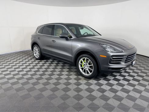 Used 2019 Porsche Cayenne E-Hybrid image 1