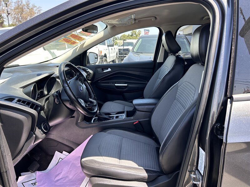 Used 2018 Ford Escape SE w/ SE Sport Appearance Package FWD image 22
