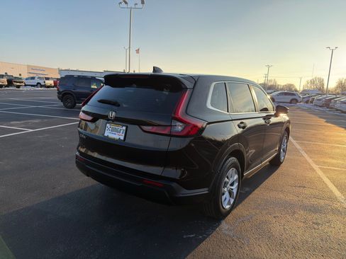 Used 2023 Honda CR-V LX image 6
