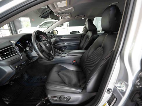 Used 2024 Toyota Camry SE FWD image 9