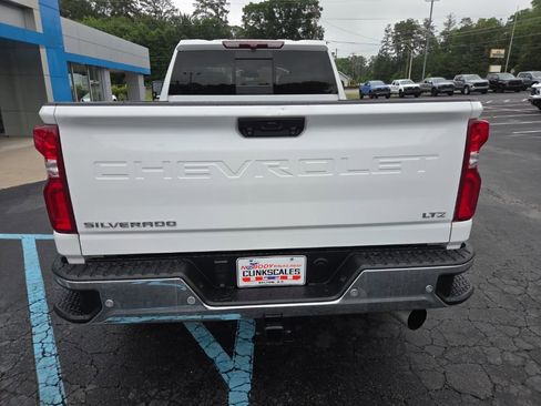 Used 2024 Chevrolet Silverado 2500 LTZ w/ LTZ Plus Package AWD/4WD image 7