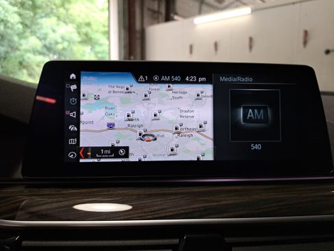 Used 2018 BMW 530i xDrive AWD/4WD image 24