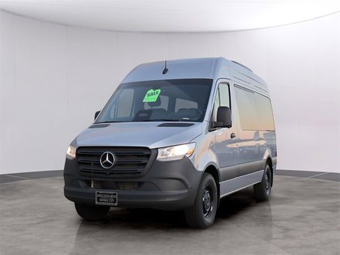 New 2025 Mercedes-Benz Sprinter 2500 image 3