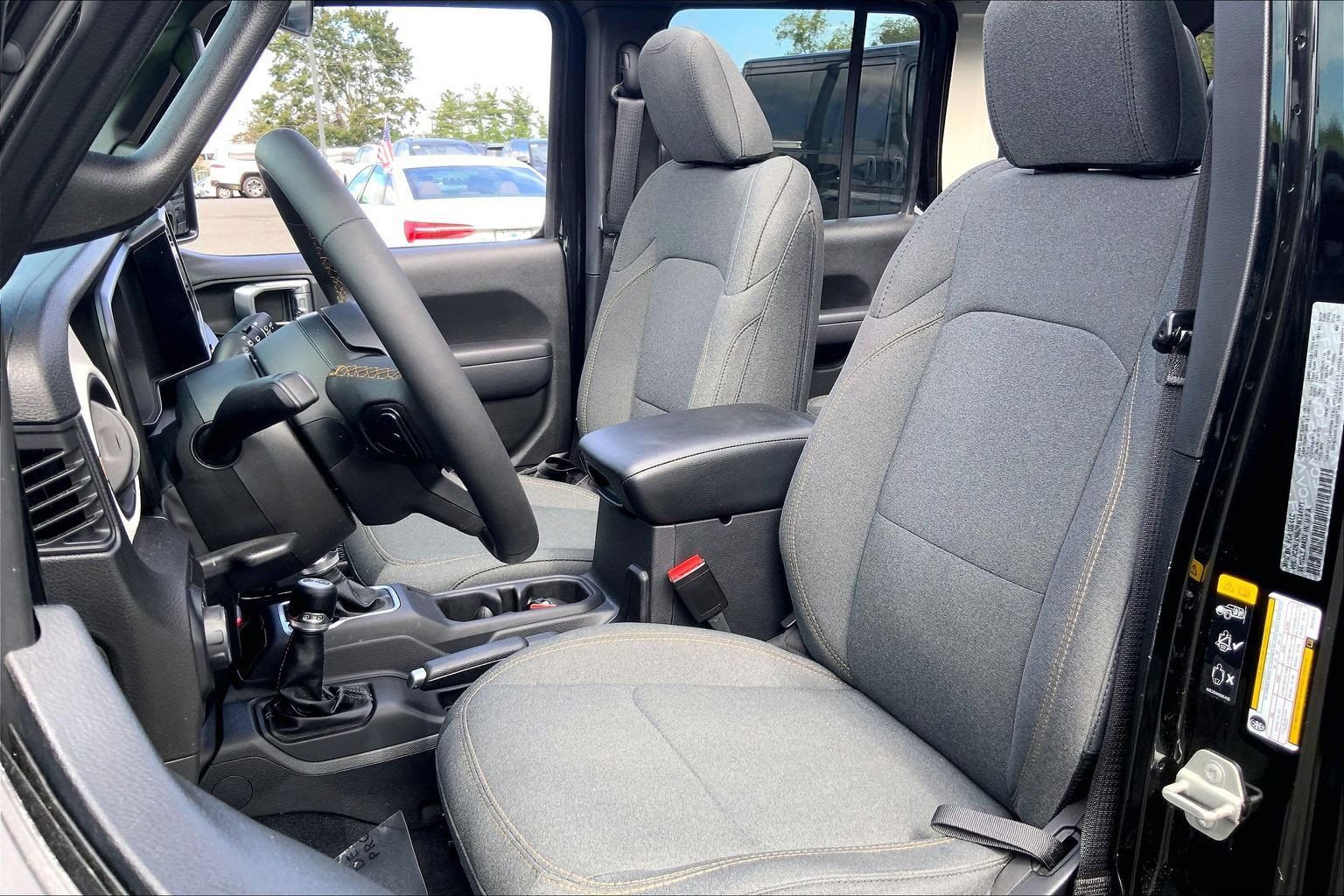 Certified 2024 Jeep Wrangler Unlimited AWD/4WD image 8