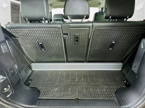 Used 2021 Land Rover Defender 90 First Edition AWD/4WD image 37