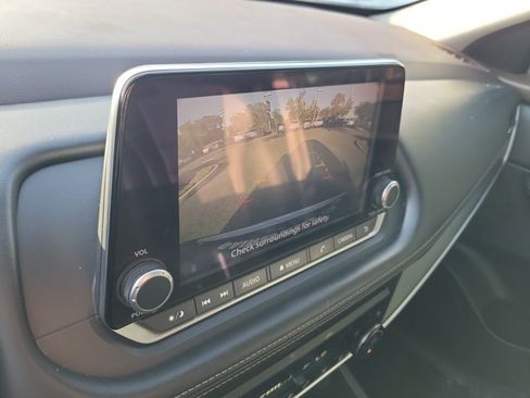 Used 2023 Nissan Rogue SV w/ SV Premium B Package FWD image 30