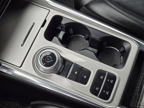 Used 2023 Ford Explorer Platinum w/ Technology Package RWD image 19