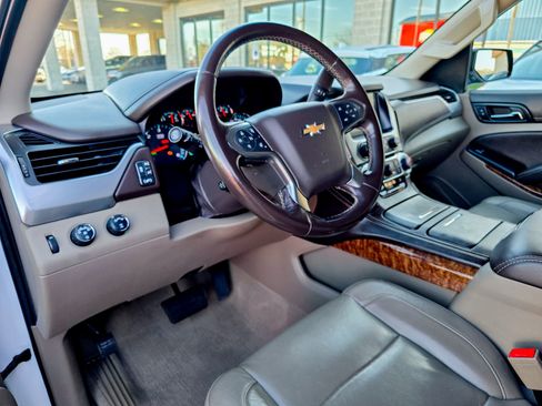 Used 2019 Chevrolet Suburban Premier image 7