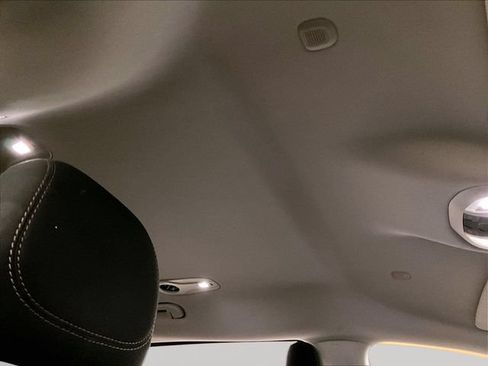 Used 2017 Chrysler Pacifica LX FWD image 21