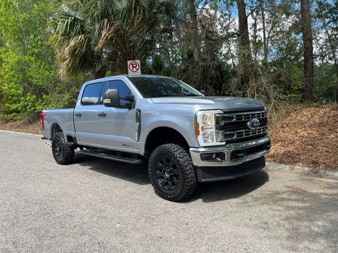 Used 2024 Ford F250 XLT image 2