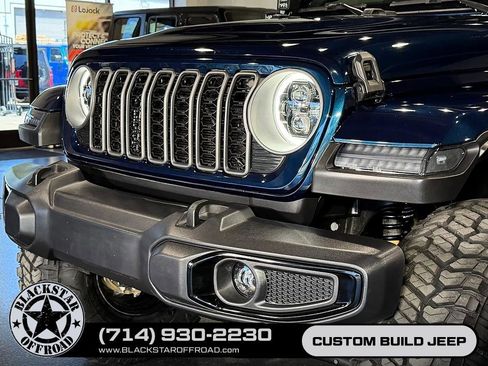 Used 2025 Jeep Gladiator Mojave AWD/4WD image 4