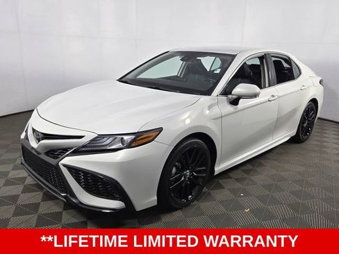 Used 2023 Toyota Camry XSE image 3