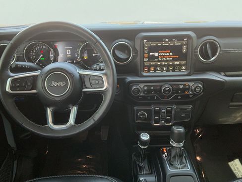 Used 2023 Jeep Wrangler Unlimited Sahara w/ Cold Weather Group AWD/4WD image 18