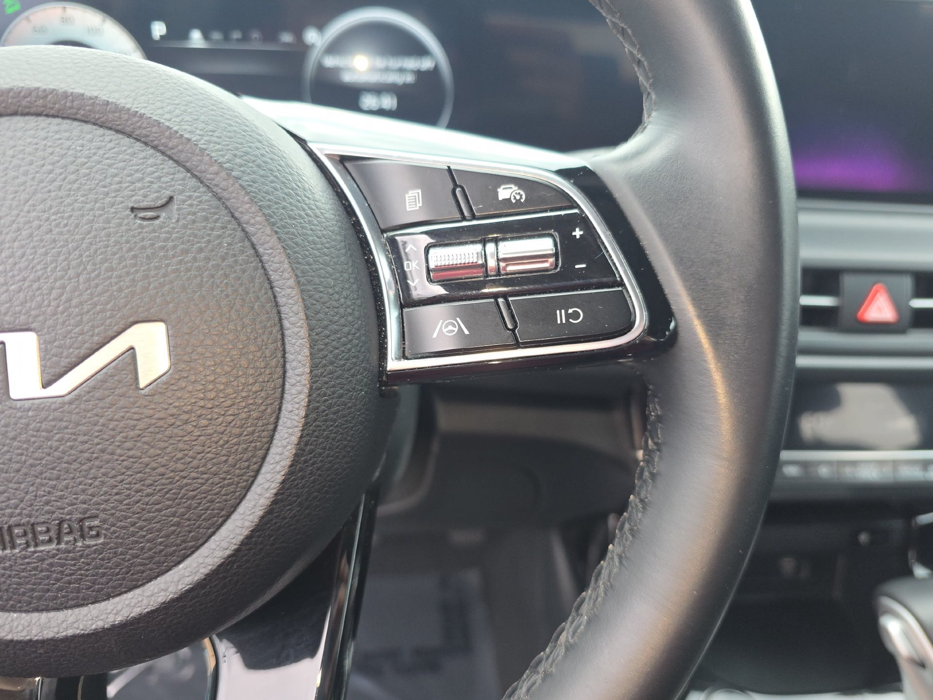 Used 2024 Kia Seltos EX FWD image 17