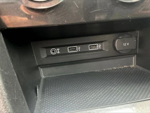 Used 2018 Volkswagen Tiguan SE w/ Panoramic Sunroof Package image 32