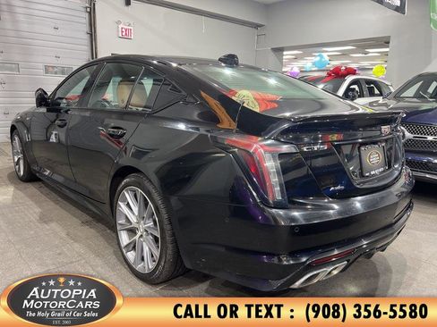 Used 2022 Cadillac CT5 V image 3