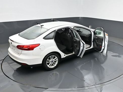 Used 2017 Ford Focus SE image 25