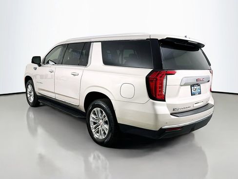 Used 2021 GMC Yukon XL SLT w/ SLT Premium Package image 5