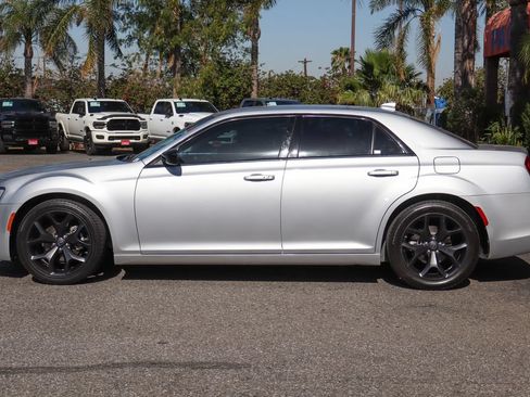 Used 2023 Chrysler 300 Touring w/ Sport Appearance Package RWD image 5