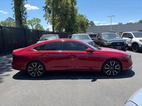 Used 2025 Honda Accord Touring image 4