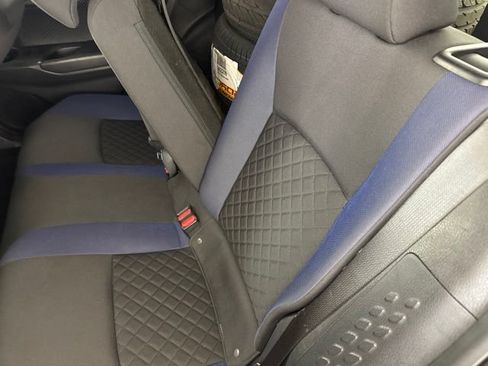 Used 2020 Toyota C-HR XLE FWD image 30