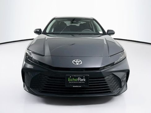 Used 2025 Toyota Camry LE w/ Convenience Package FWD image 2