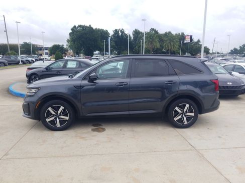 Used 2022 Kia Sorento S FWD image 4