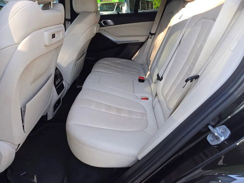 Used 2019 BMW X5 xDrive40i w/ Premium Package 2 AWD/4WD image 10