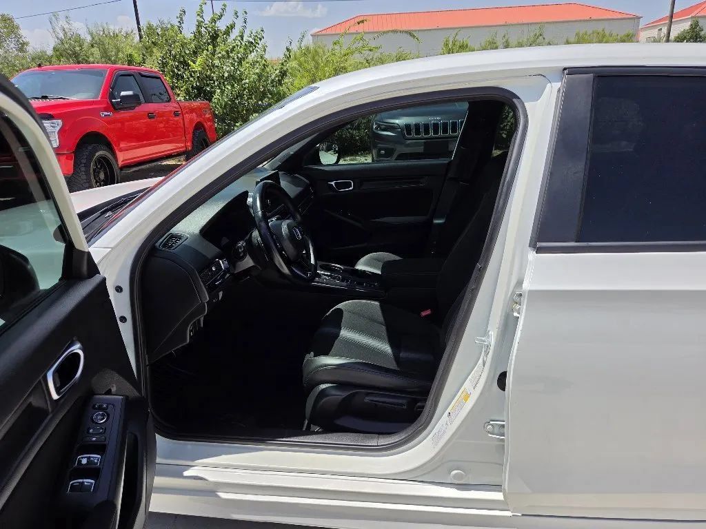 Used 2023 Honda Civic Sport image 14