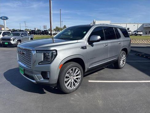 Used 2023 GMC Yukon Denali w/ LPO, Floor Liner Package image 13